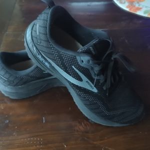BROOKS revel 5 Size 11 Mens Black